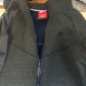 Size L Zip-up Nike Men’s Hoodie